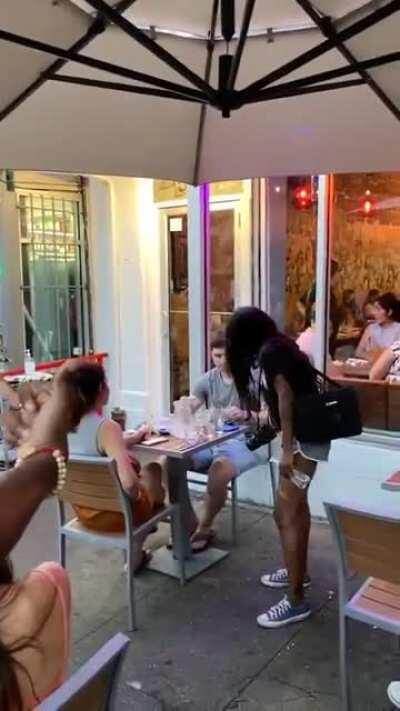 Amına koyayım adamlar oturup yemek yedi diye ırk&ccedil;ı oluyor beyninizi sikeyim sizin