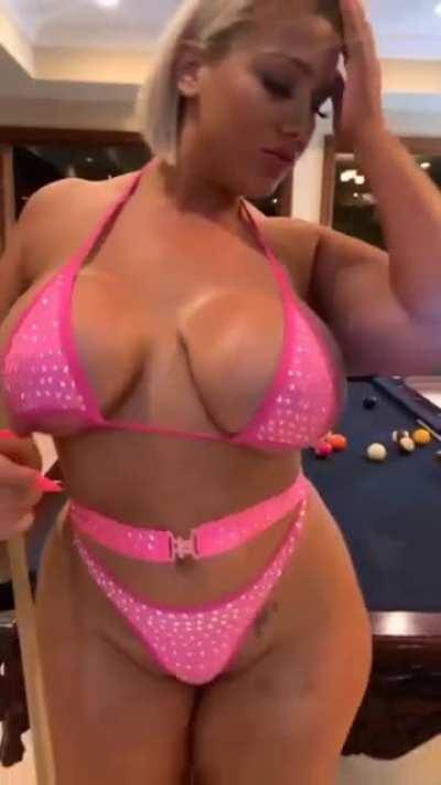 Rylee (@DownTheRabbitHole.tv)