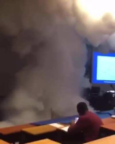 Pouring boiling water in liquid nitrogen