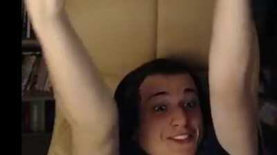 Hayatından,kaçtı bi bakam... hah 15 saniye çaldım. Mutluyum :)