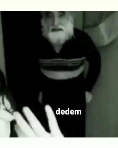 Beyler dedem kuzenlerimle beraber böyle bideolar çekiyo sürekli napim ?