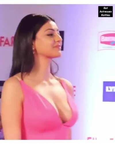Kajal baby's busty cleavage