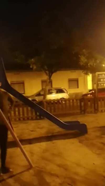 El columpio que golpeó a mí amigo XD