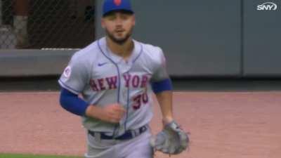 [Highlight] Michael Conforto leaves his feet to end the first inning