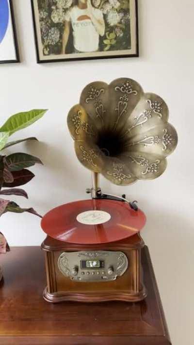 If You Lie Down With Me just hits different on my gramophone