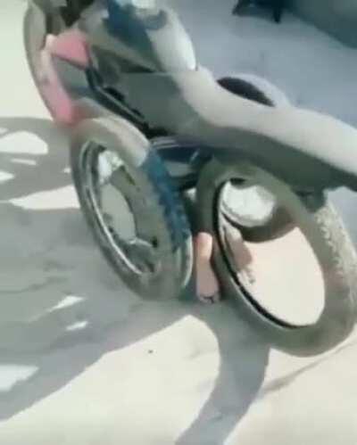 [Hindi(?) > English] This video I was sent by a friend