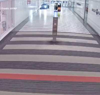 The mall is never closed for an idiot.