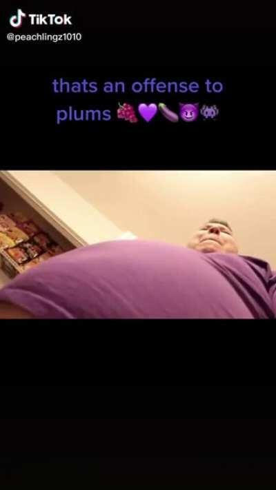 Nikokado Avocado looks like a plum (terrifying)