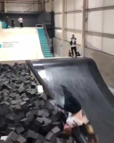 Incoming (crosspost). Needs overdubbing with some looney tune sounds...