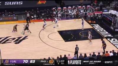 [Highlight] Booker nails the pull up 3 and Phoenix's lead is 16