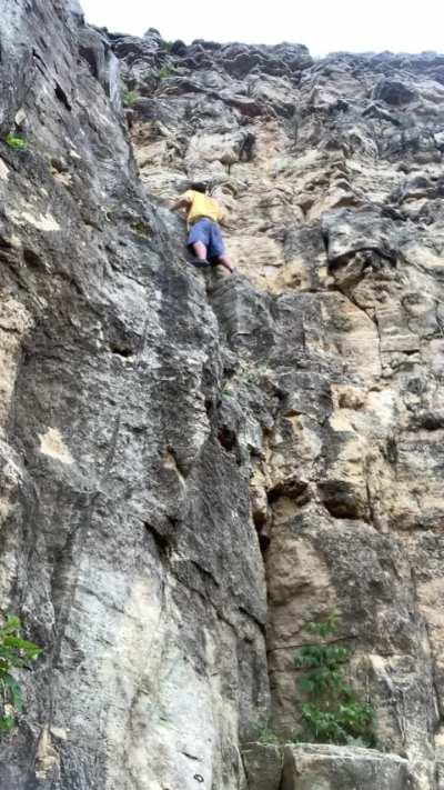 OG I almost fell 85 feet while freesoloing. This is the closest to death I’ve ever gotten. Watch til the end and you’ll see why 