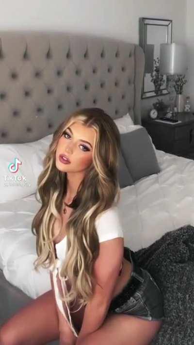 She’s literally irresistible 🥵