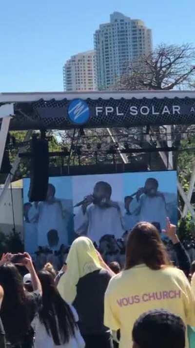 One year ago today Kanye did this on Super Bowl weekend