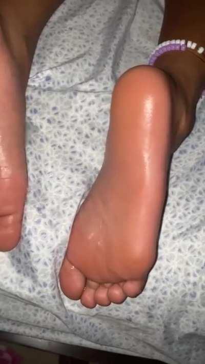 Letting a hot nut marinate and dry on her sleepy soles 💦
