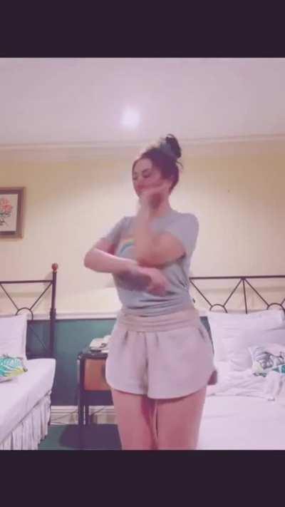 Maureen Larrazabal Bewbs 