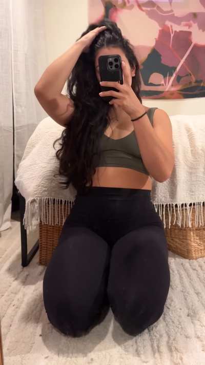 New gym fit feat. me and my 20lbs of hair (f)