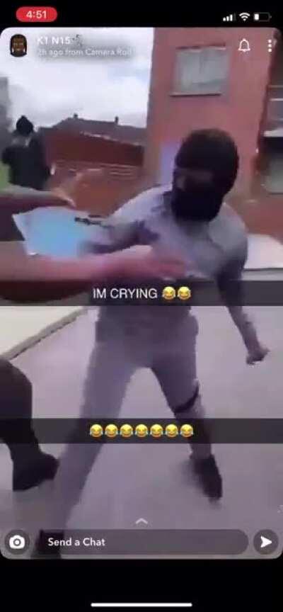 Pree how this guy fell😂