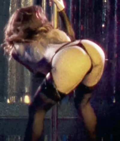 Marisa Tomei dancing