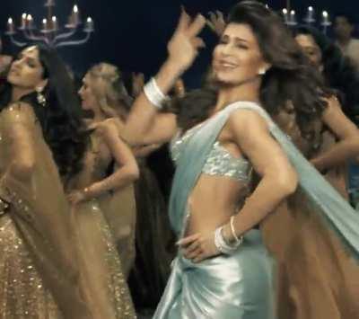 Jacqueline sexy body