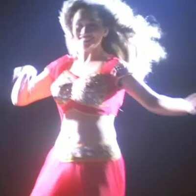 Madhuri Dixit’s pointing 🥭🥭