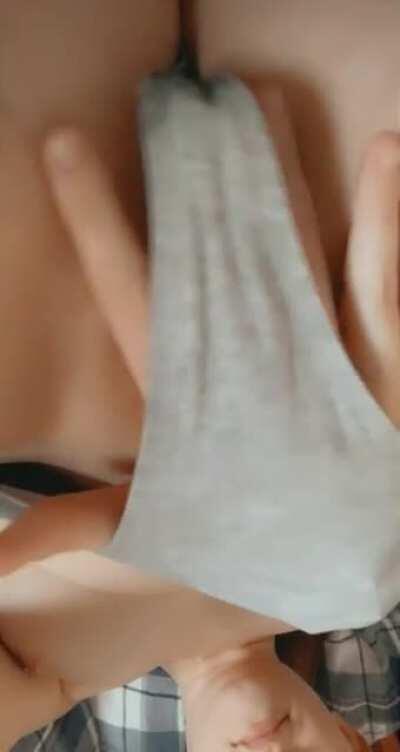 My pussy is dripping and ready to be bred 😩