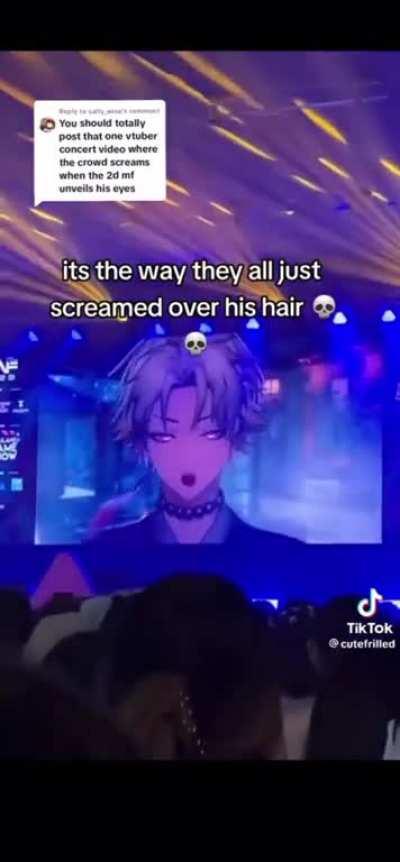 The crowd goes wild over anime eyes 🤦‍♀️🤦‍♀️