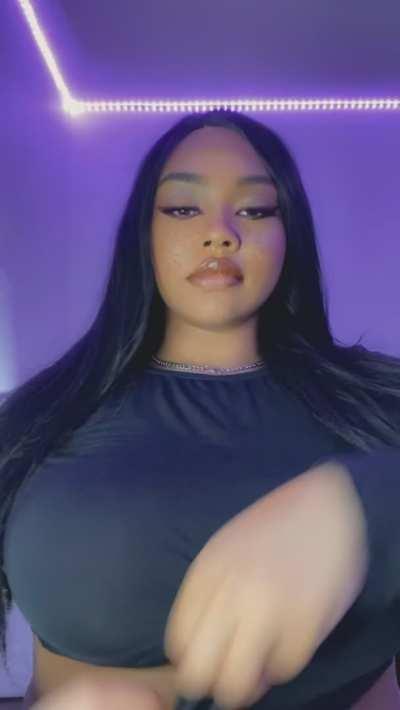 Let your Blasian GF cheer you up on this monday🥺❤️ oc