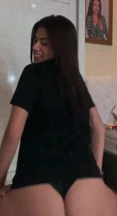 GOOD MORNING MY BOYS THIS HOW SHE TWERK ON THE DICK THIS ONE FOR THE TEAM💪🏾