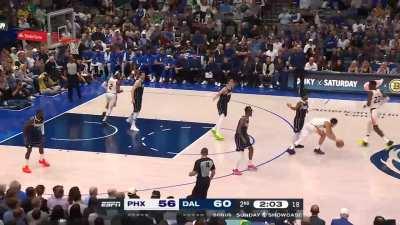 [Highlight] Kyrie Irving with a violent foul on Devin Booker in transition