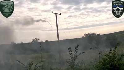 Footage claimed to be showing Ukrainian soldier with Igla MANPADS shot down Russian Su-25 aircraft in the Bakhmut direction.