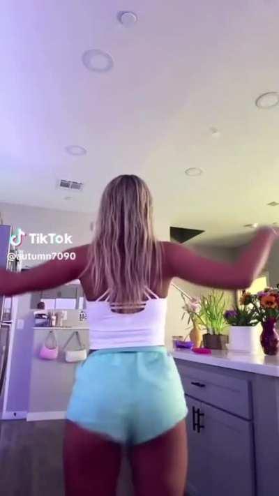 Tan Blonde Cheeks 🐰🍑