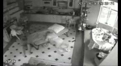 Caiu, mas caiu dando rajada quente (NSFW)