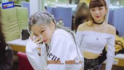 200515 Yuna judging Yeji's weirdness