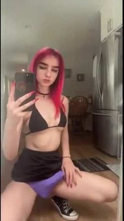 Would you want to spend a night with a trans girl like me? 🌙😊