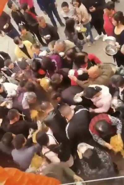 The least insane rural banquet in China