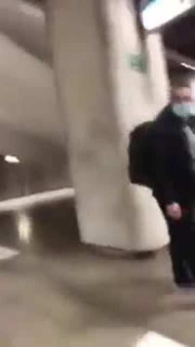 Don Giapo: Mi-a dat cu spray în ochi COAIE!