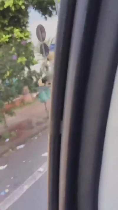 Honking at strangers on the street! 📣