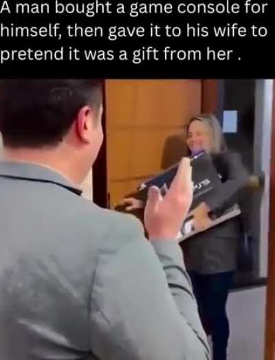 I asked my GF for PS5 and she sent me this