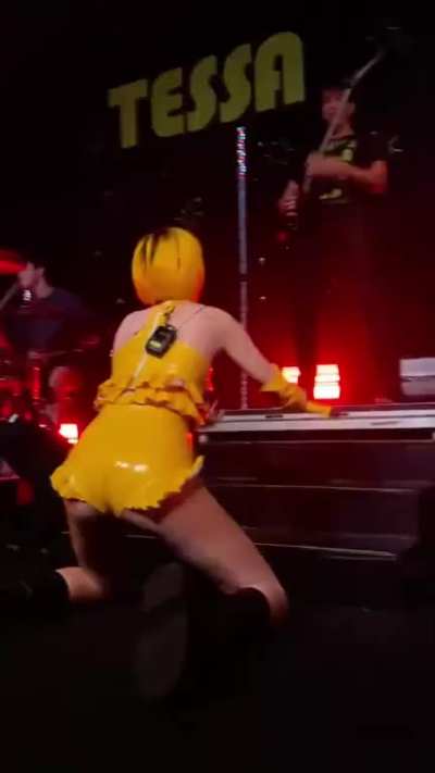 Jimmy Eats Legs... Her tour starts today Saw it randomly.