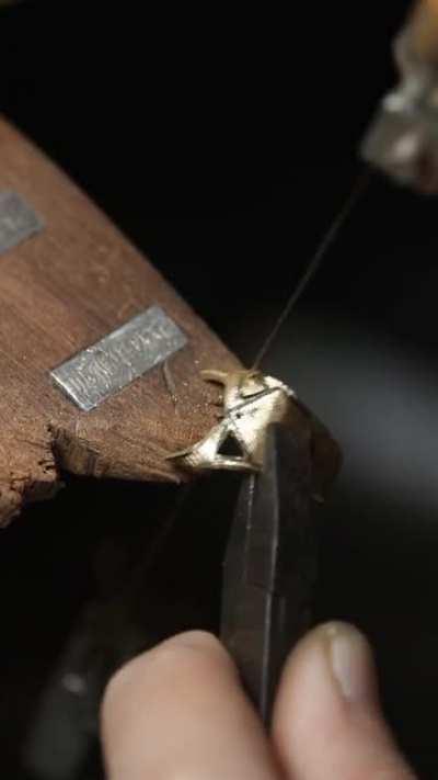 Custom a Ring According to a Unique Stone