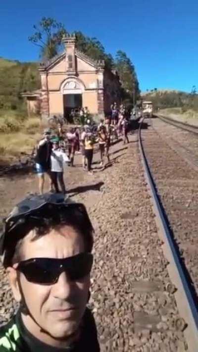 Watch the train! Then looks away. 🤦‍♂️