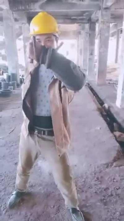 Chinesium makes these Chinese builders look super strong