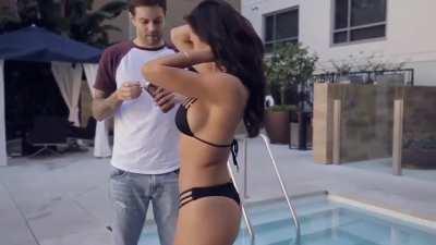 How's she THAT BEAUTIFUL?