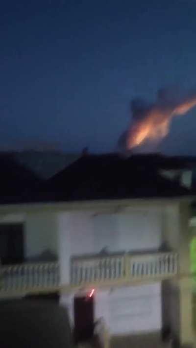 Расширенная версия. Кадры атаки украинскими беспилотниками военных объектов недалеко от Евпатории в оккупированном Крыму. Утром 14 сентября.