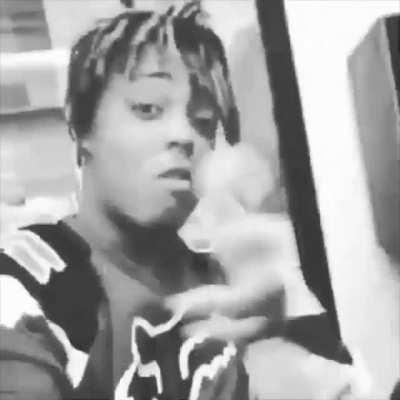 Juice wrld listening to black and white