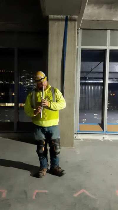 Ironworker stuns with hidden talent,makes people relax