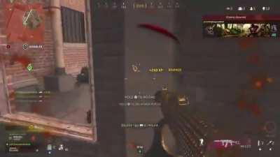 The adrenaline and sheer panic you get when you're 1v4... this is what BR's are all about.