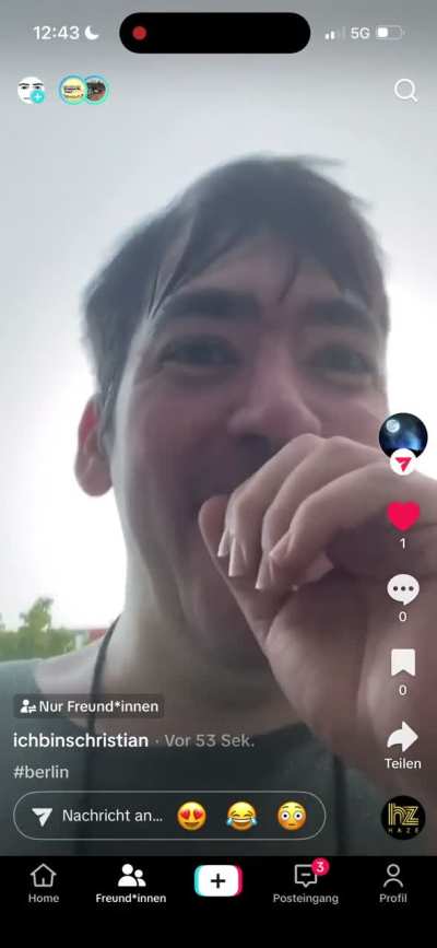 Weiss jemand was er sagt?