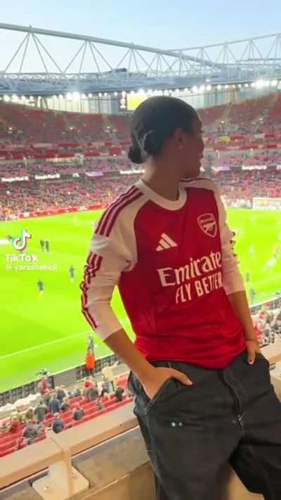 Actress Yara Shahidi 🇺🇸 pulled up to the Emirates Stadium, London 🇬🇧