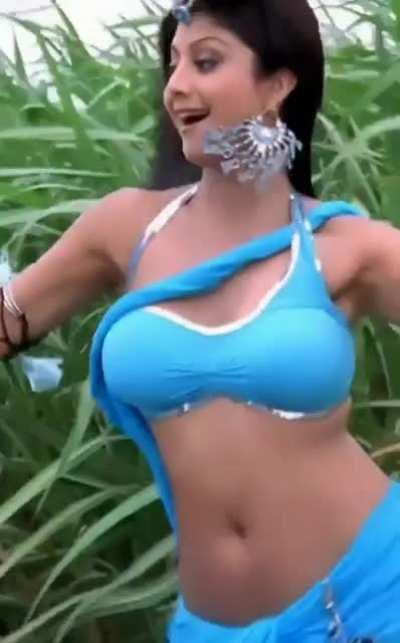 Shilpa Shetty in a sexy blue saree